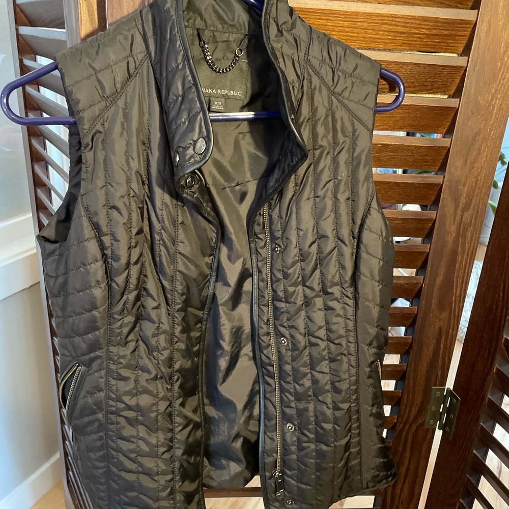 Banana Republic Black Quilted Puffer Vest XS Lightweight Zip Front
